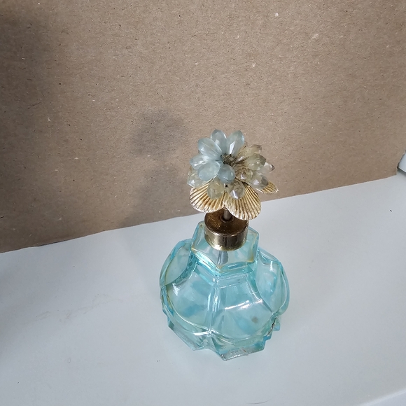 Vintage Blue Pressed Glass Perfume Atomizer Floral Top - Picture 2 of 4